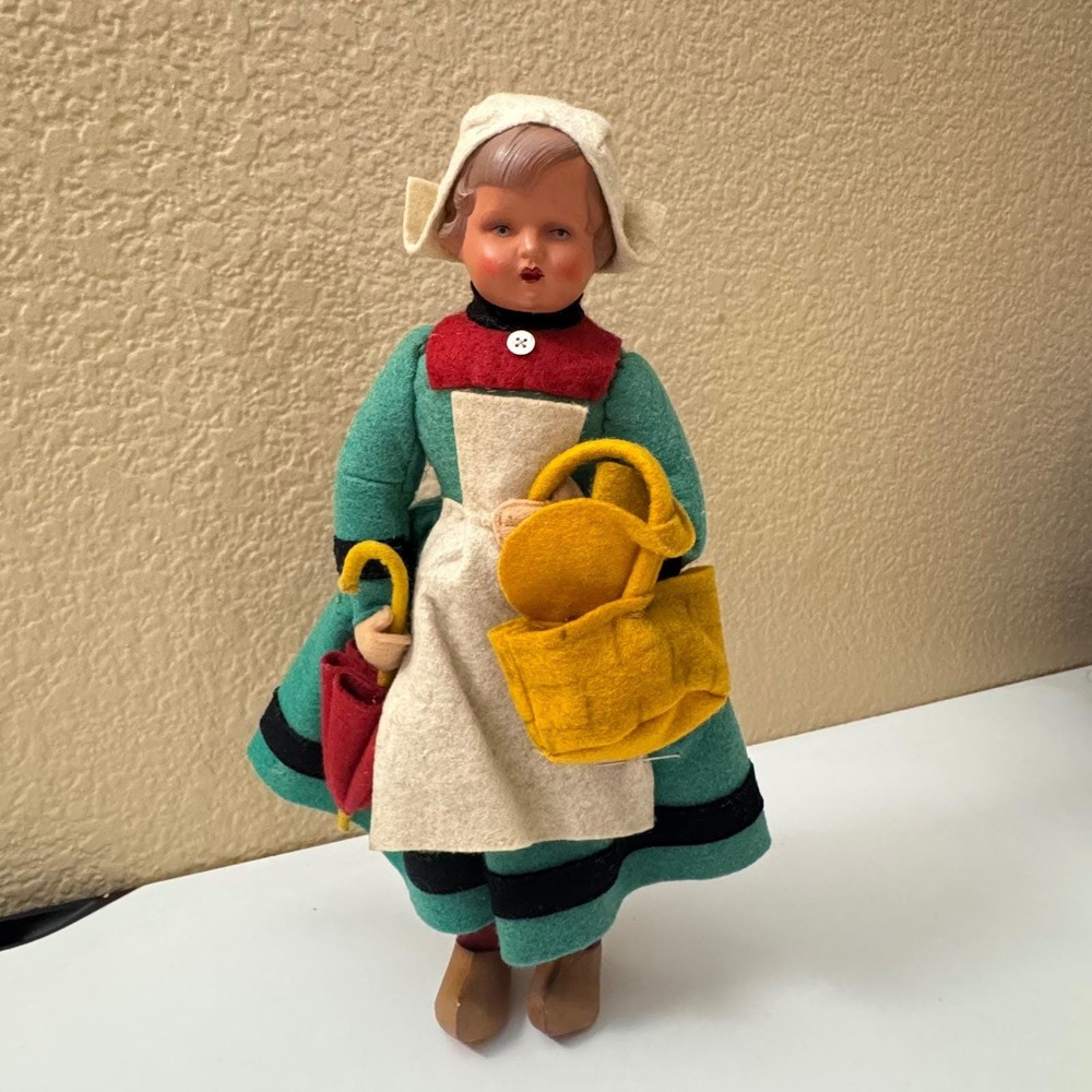 Vintage Lenci style Belgium Doll Felt Folk Dress Umbrella Basket 9.5 inch 1950's